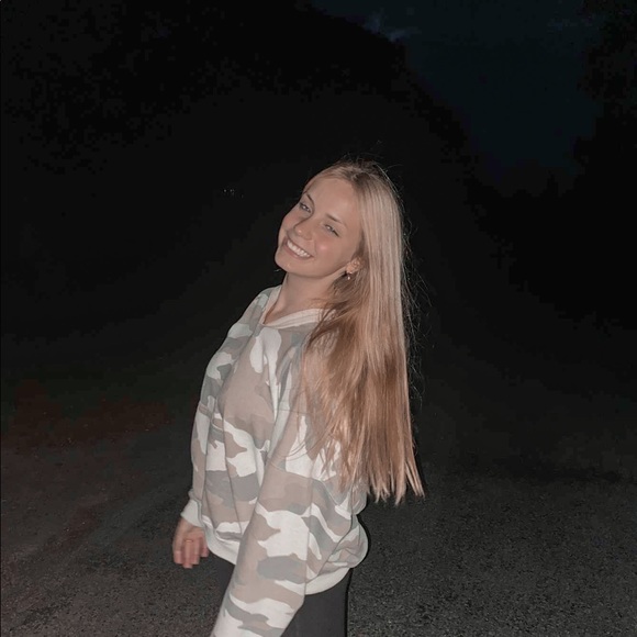 Meet your Posher, Victoria - Picture 2 of 3